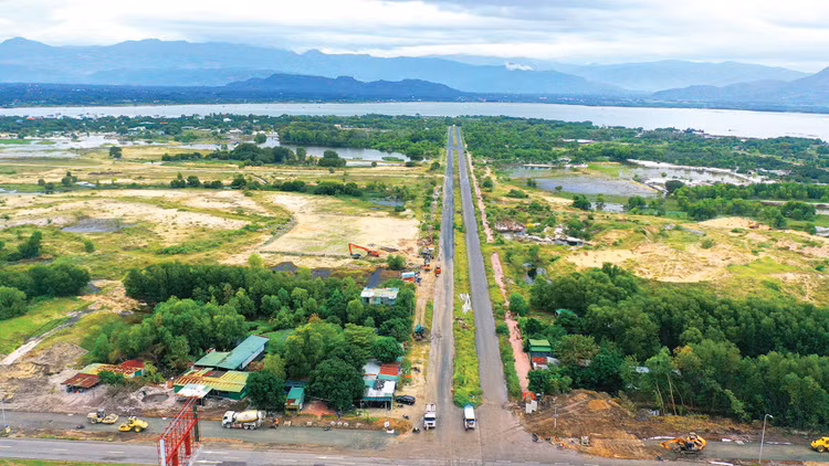 Sự tăng tốc trong thi công các đại dự án là minh chứng cho nỗ lực hiện thực hóa quy hoạch đô thị tại nhiều địa phương. Ảnh: Trần Vũ