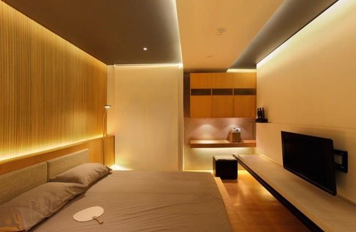 Bố trí đèn ngủ theo hướng giường là yếu tố then chốt trong phong thủy.