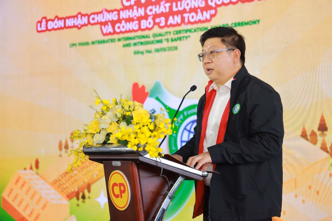 Ông Wirat Wongpornpakdee - Phó Tổng Giám đốc C.P. Việt Nam phát biểu tại lễ đón nhận Chứng nhận Chất lượng quốc tế tích hợp của CPV Food.